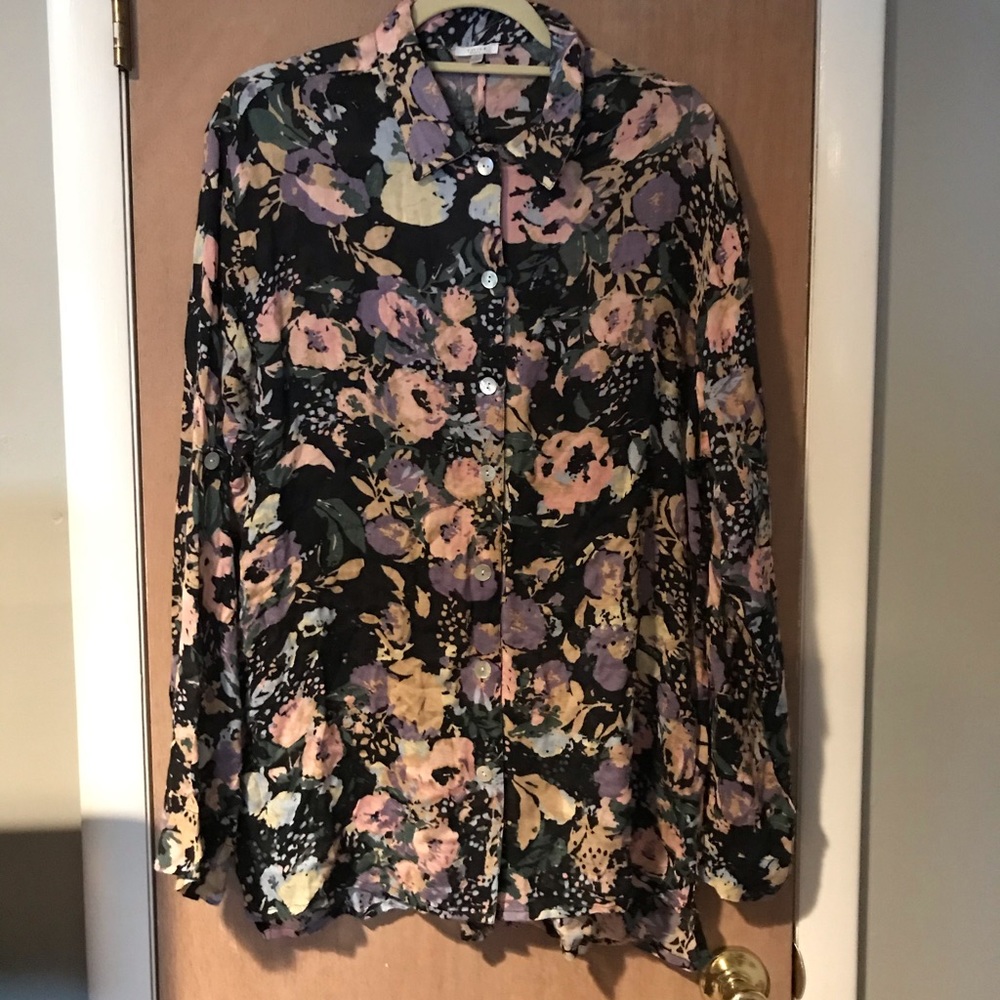 TAVIK Women’s Floral Top